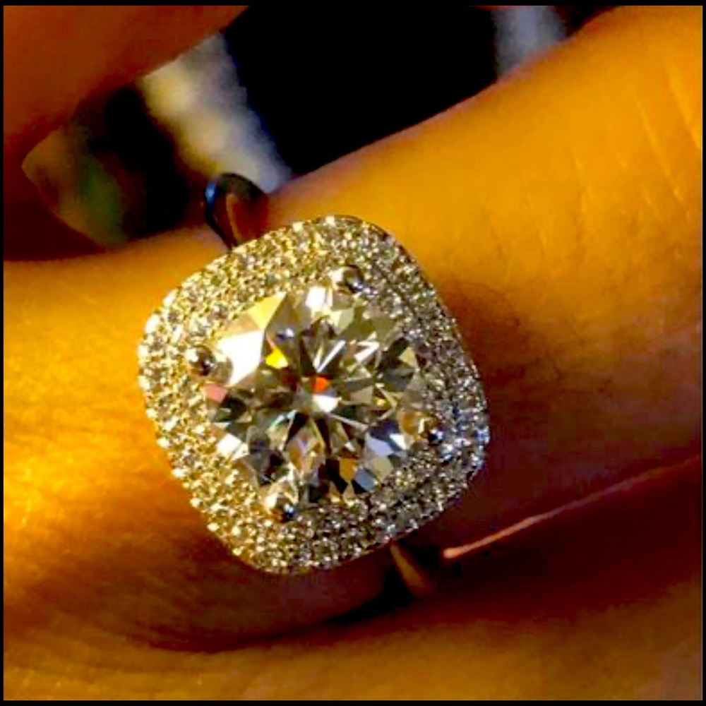 100% RealMoissanite 2-carat ring S925 sterling silver with a certificate